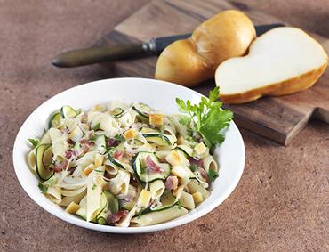 Penne aux courgettes et scamorza fumée